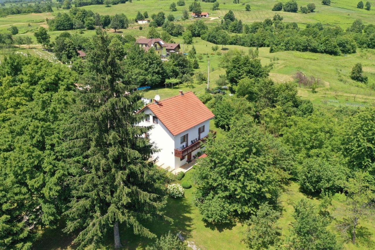 Apartment And Rooms Ivancica เซลิสเต เดรซิสโก ภายนอก รูปภาพ