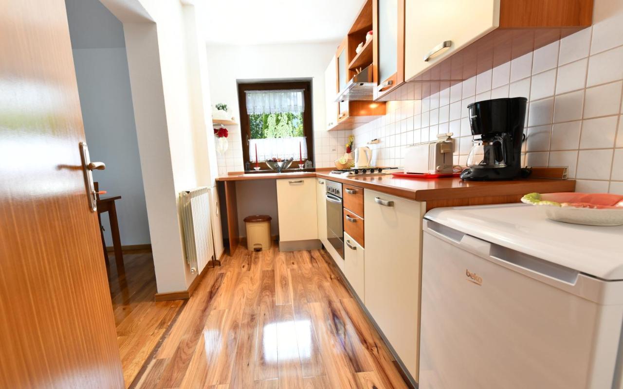Apartment And Rooms Ivancica เซลิสเต เดรซิสโก ภายนอก รูปภาพ
