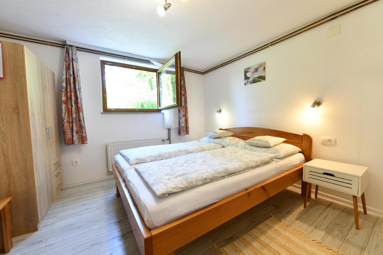 Apartment And Rooms Ivancica เซลิสเต เดรซิสโก ภายนอก รูปภาพ