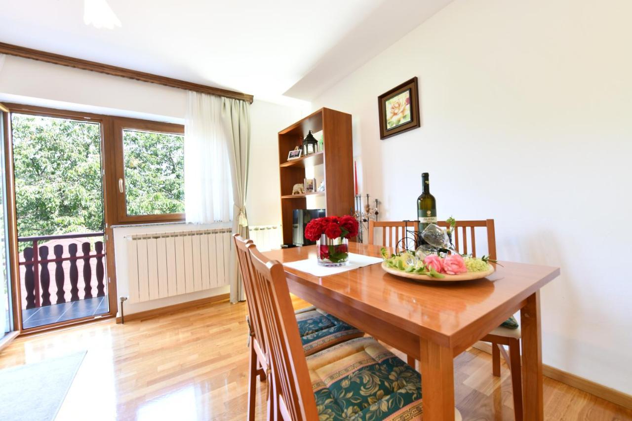 Apartment And Rooms Ivancica เซลิสเต เดรซิสโก ภายนอก รูปภาพ