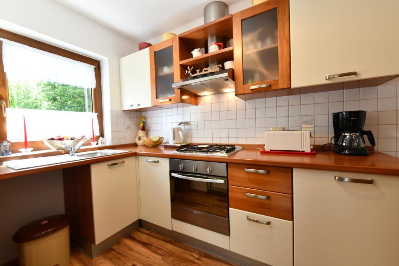 Apartment And Rooms Ivancica เซลิสเต เดรซิสโก ภายนอก รูปภาพ